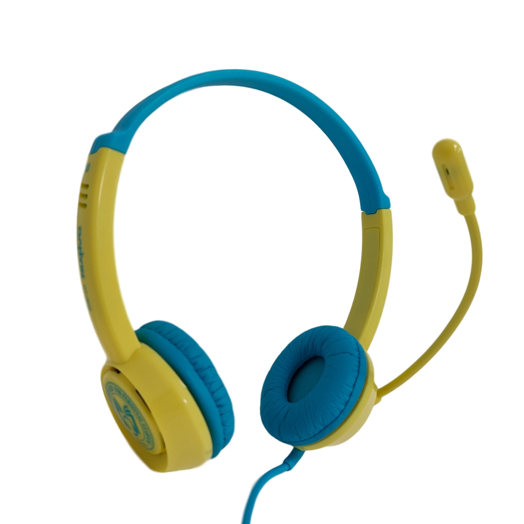 Portable and noisecanceling kids wired headphones with microphone