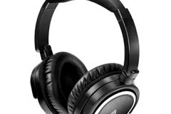 Noise cancelling headphone (31)