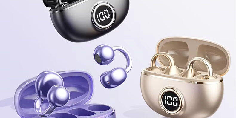 Wireless LED digital display earbuds